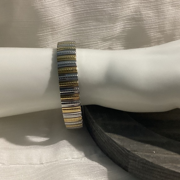 - 🌼Lux 2 Toned Silver & Gold Hypoallergenic Stretch Bracelet Bangle - Picture 9 of 15